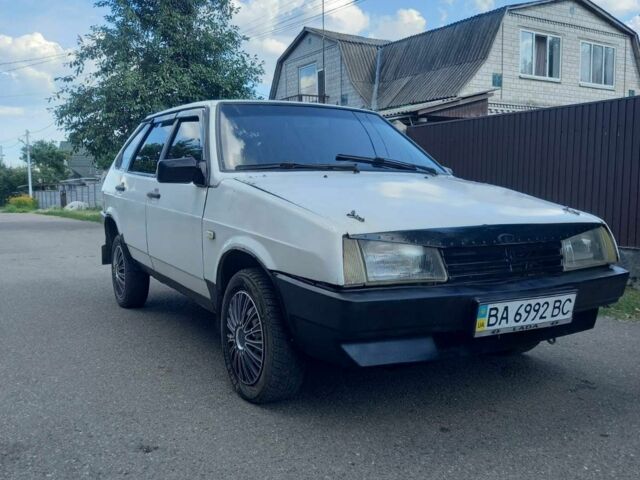 Белый ВАЗ 2109, объемом двигателя 1.3 л и пробегом 100 тыс. км за 648 $, фото 1 на Automoto.ua