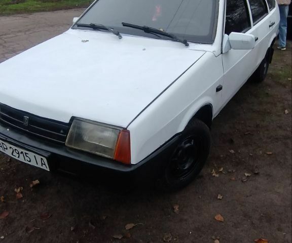 Белый ВАЗ 2109, объемом двигателя 1.5 л и пробегом 1 тыс. км за 373 $, фото 1 на Automoto.ua