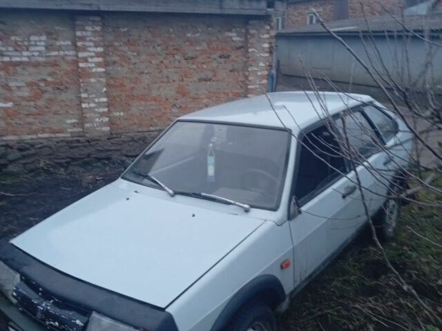 Белый ВАЗ 2109, объемом двигателя 1.5 л и пробегом 65 тыс. км за 450 $, фото 1 на Automoto.ua