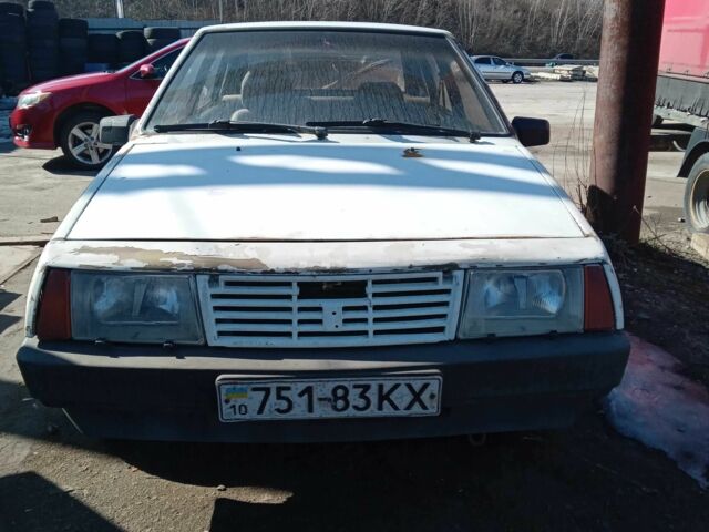 Белый ВАЗ 2109, объемом двигателя 1.5 л и пробегом 10 тыс. км за 250 $, фото 1 на Automoto.ua