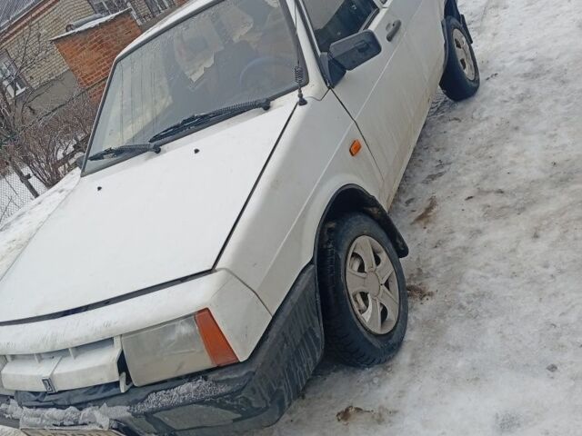 Белый ВАЗ 2109, объемом двигателя 0 л и пробегом 122 тыс. км за 850 $, фото 1 на Automoto.ua