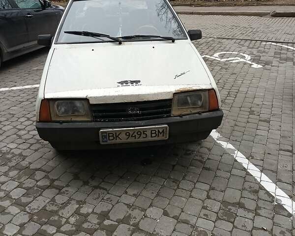 Белый ВАЗ 2109, объемом двигателя 1.3 л и пробегом 45 тыс. км за 650 $, фото 1 на Automoto.ua