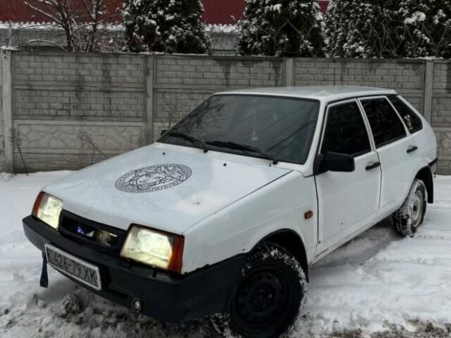 Белый ВАЗ 2109, объемом двигателя 1 л и пробегом 57 тыс. км за 1000 $, фото 1 на Automoto.ua