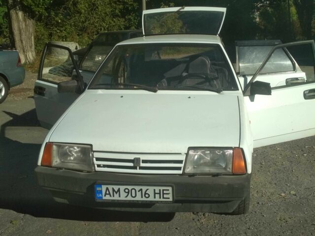 Белый ВАЗ 2109, объемом двигателя 1.5 л и пробегом 352 тыс. км за 900 $, фото 1 на Automoto.ua