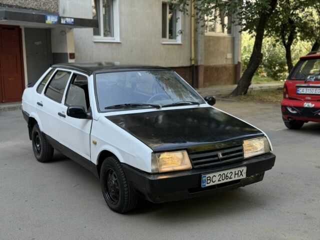 Белый ВАЗ 2109, объемом двигателя 1.5 л и пробегом 211 тыс. км за 551 $, фото 1 на Automoto.ua