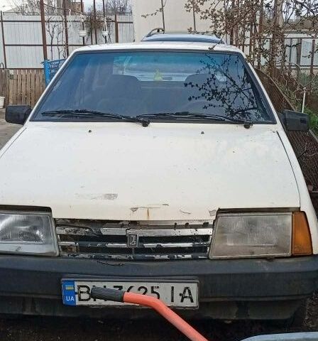 Белый ВАЗ 2109, объемом двигателя 0 л и пробегом 50 тыс. км за 400 $, фото 1 на Automoto.ua
