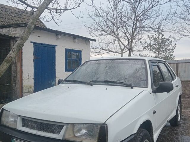 Белый ВАЗ 2109, объемом двигателя 1.5 л и пробегом 175 тыс. км за 1150 $, фото 1 на Automoto.ua