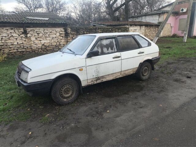 Белый ВАЗ 2109, объемом двигателя 1.5 л и пробегом 357 тыс. км за 700 $, фото 1 на Automoto.ua