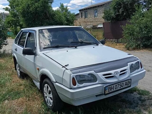 Белый ВАЗ 2109, объемом двигателя 9 л и пробегом 50 тыс. км за 447 $, фото 1 на Automoto.ua