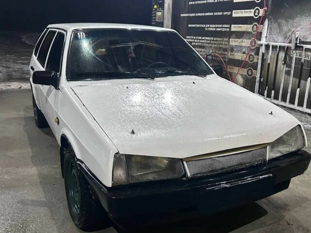 Білий ВАЗ 2109, об'ємом двигуна 1.6 л та пробігом 46 тис. км за 693 $, фото 1 на Automoto.ua