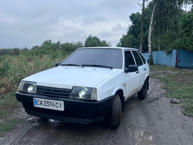 Белый ВАЗ 2109, объемом двигателя 1.5 л и пробегом 260 тыс. км за 905 $, фото 1 на Automoto.ua