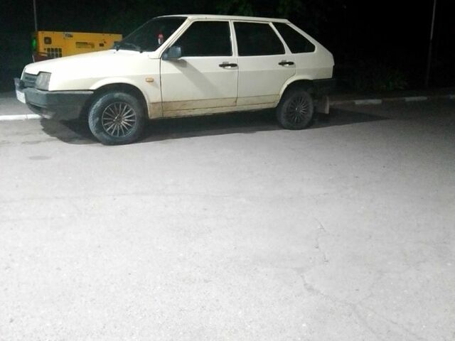 Бежевый ВАЗ 2109, объемом двигателя 1.3 л и пробегом 250 тыс. км за 600 $, фото 1 на Automoto.ua