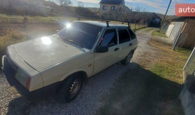 Бежевый ВАЗ 2109, объемом двигателя 1.5 л и пробегом 300 тыс. км за 900 $, фото 1 на Automoto.ua