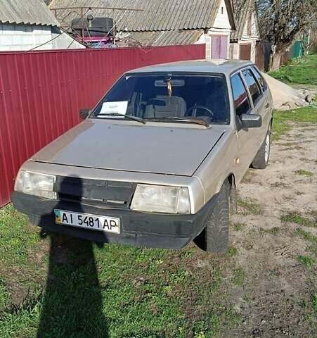 Бежевый ВАЗ 2109, объемом двигателя 1.5 л и пробегом 330 тыс. км за 1300 $, фото 1 на Automoto.ua