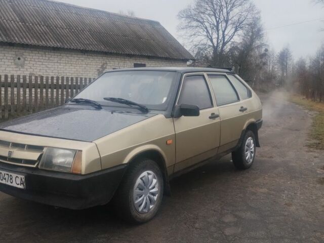 Бежевий ВАЗ 2109, об'ємом двигуна 1.6 л та пробігом 180 тис. км за 950 $, фото 1 на Automoto.ua