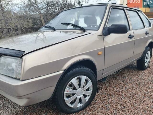 Бежевый ВАЗ 2109, объемом двигателя 1.5 л и пробегом 200 тыс. км за 999 $, фото 1 на Automoto.ua