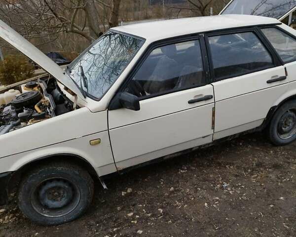 Бежевий ВАЗ 2109, об'ємом двигуна 1.3 л та пробігом 350 тис. км за 900 $, фото 1 на Automoto.ua