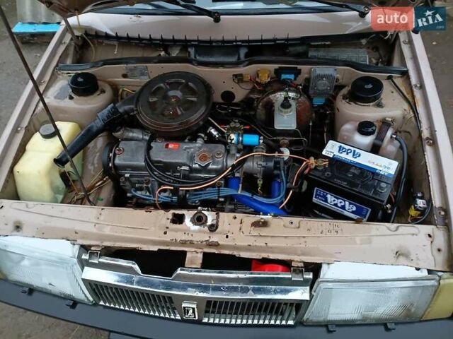 Бежевый ВАЗ 2109, объемом двигателя 1.5 л и пробегом 200 тыс. км за 600 $, фото 1 на Automoto.ua