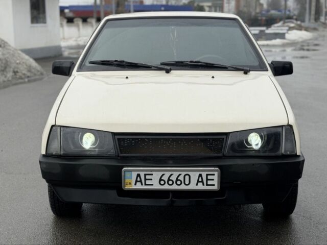 Бежевий ВАЗ 2109, об'ємом двигуна 1.5 л та пробігом 3 тис. км за 2000 $, фото 1 на Automoto.ua