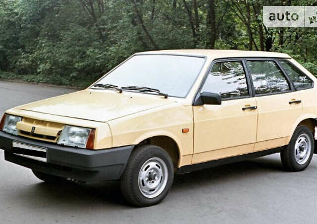 Бежевый ВАЗ 2109, объемом двигателя 1.3 л и пробегом 350 тыс. км за 500 $, фото 1 на Automoto.ua