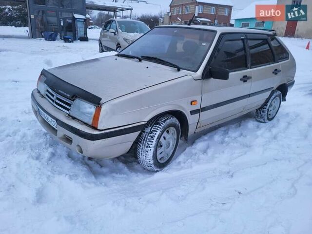 Бежевый ВАЗ 2109, объемом двигателя 1.5 л и пробегом 220 тыс. км за 1250 $, фото 1 на Automoto.ua