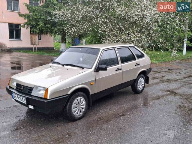 Бежевий ВАЗ 2109, об'ємом двигуна 1.6 л та пробігом 198 тис. км за 1999 $, фото 1 на Automoto.ua