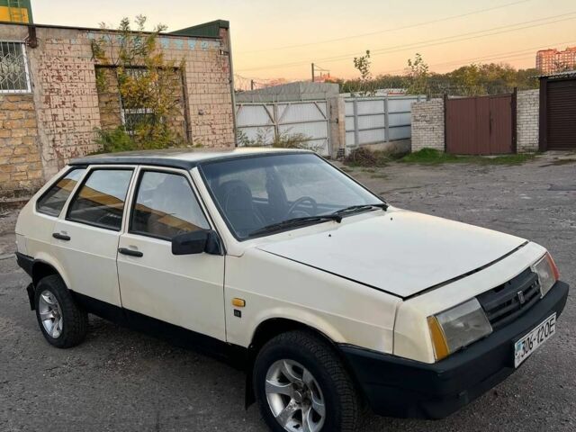 Бежевый ВАЗ 2109, объемом двигателя 1.1 л и пробегом 250 тыс. км за 800 $, фото 1 на Automoto.ua