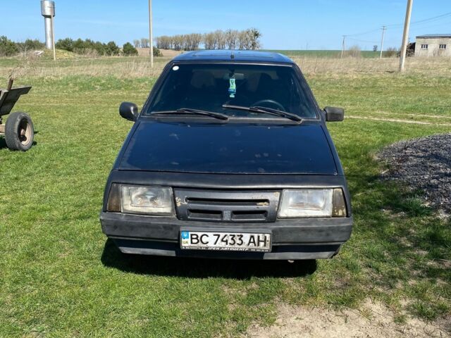 Черный ВАЗ 2109, объемом двигателя 1.3 л и пробегом 230 тыс. км за 600 $, фото 1 на Automoto.ua