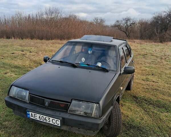 Черный ВАЗ 2109, объемом двигателя 1.5 л и пробегом 100 тыс. км за 1000 $, фото 1 на Automoto.ua