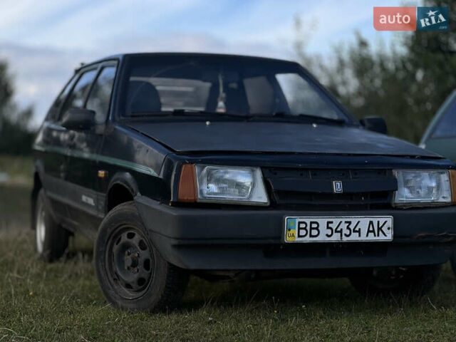 Черный ВАЗ 2109, объемом двигателя 1.3 л и пробегом 300 тыс. км за 500 $, фото 1 на Automoto.ua