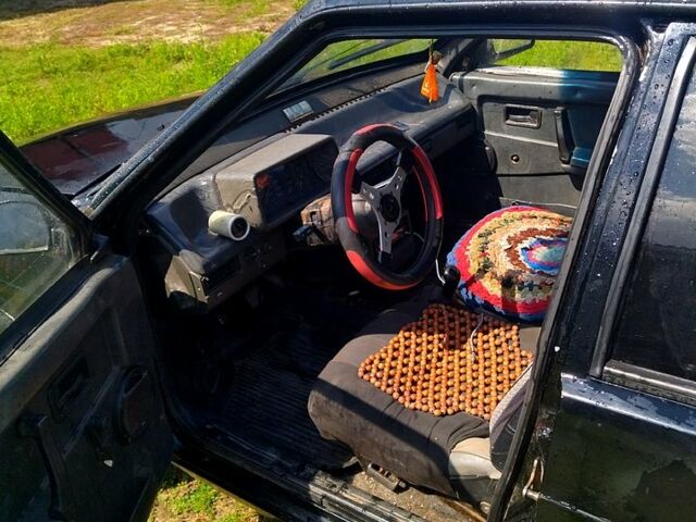 Чорний ВАЗ 2109, об'ємом двигуна 1.5 л та пробігом 100 тис. км за 400 $, фото 1 на Automoto.ua