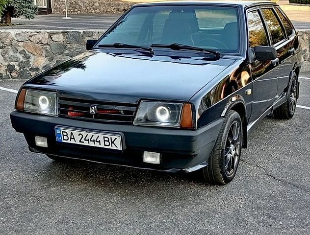 Черный ВАЗ 2109, объемом двигателя 1.6 л и пробегом 203 тыс. км за 2300 $, фото 1 на Automoto.ua