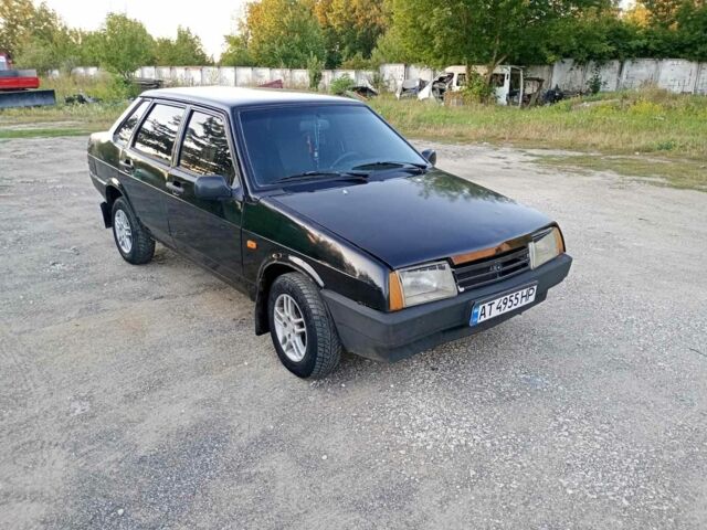 Черный ВАЗ 2109, объемом двигателя 1.5 л и пробегом 215 тыс. км за 1000 $, фото 1 на Automoto.ua