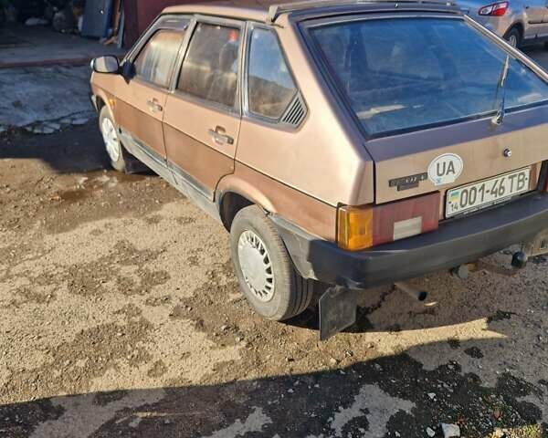 Коричневый ВАЗ 2109, объемом двигателя 0 л и пробегом 210 тыс. км за 990 $, фото 1 на Automoto.ua