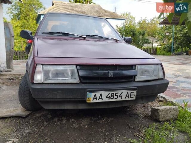 Красный ВАЗ 2109, объемом двигателя 1.3 л и пробегом 213 тыс. км за 1100 $, фото 1 на Automoto.ua