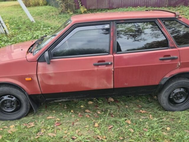 Красный ВАЗ 2109, объемом двигателя 1.5 л и пробегом 120 тыс. км за 700 $, фото 1 на Automoto.ua
