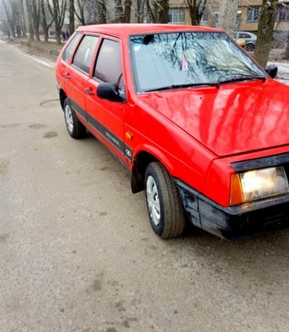 Красный ВАЗ 2109, объемом двигателя 1.5 л и пробегом 111 тыс. км за 1050 $, фото 1 на Automoto.ua