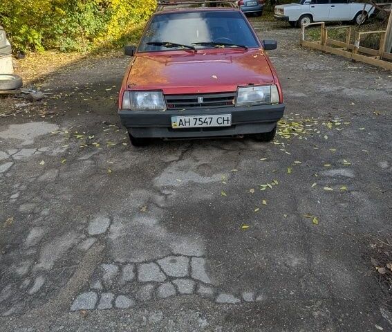 Красный ВАЗ 2109, объемом двигателя 1.3 л и пробегом 60 тыс. км за 657 $, фото 1 на Automoto.ua