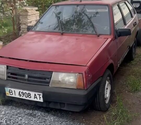 Красный ВАЗ 2109, объемом двигателя 1.5 л и пробегом 250 тыс. км за 571 $, фото 1 на Automoto.ua