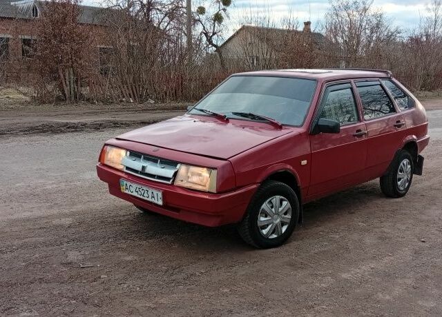 Красный ВАЗ 2109, объемом двигателя 1.5 л и пробегом 330 тыс. км за 770 $, фото 1 на Automoto.ua