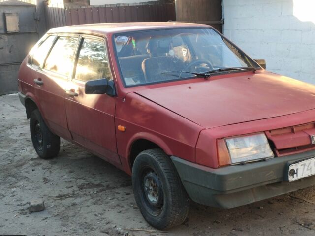 Красный ВАЗ 2109, объемом двигателя 1.6 л и пробегом 180 тыс. км за 401 $, фото 1 на Automoto.ua