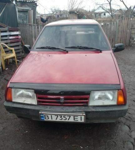 Красный ВАЗ 2109, объемом двигателя 1.5 л и пробегом 250 тыс. км за 800 $, фото 1 на Automoto.ua
