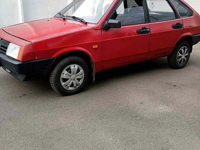 Красный ВАЗ 2109, объемом двигателя 1.5 л и пробегом 195 тыс. км за 700 $, фото 1 на Automoto.ua