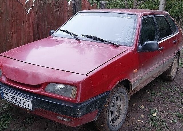 Красный ВАЗ 2109, объемом двигателя 1.3 л и пробегом 300 тыс. км за 693 $, фото 1 на Automoto.ua