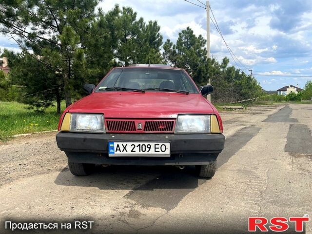 Красный ВАЗ 2109, объемом двигателя 1.3 л и пробегом 300 тыс. км за 1350 $, фото 1 на Automoto.ua