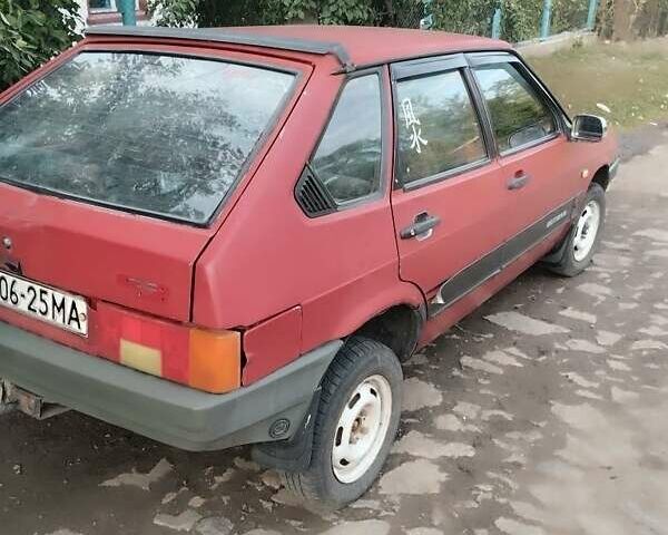 Красный ВАЗ 2109, объемом двигателя 1.5 л и пробегом 300 тыс. км за 1100 $, фото 1 на Automoto.ua