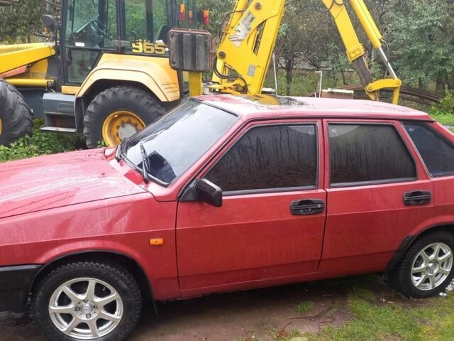 Красный ВАЗ 2109, объемом двигателя 1.5 л и пробегом 100 тыс. км за 700 $, фото 1 на Automoto.ua