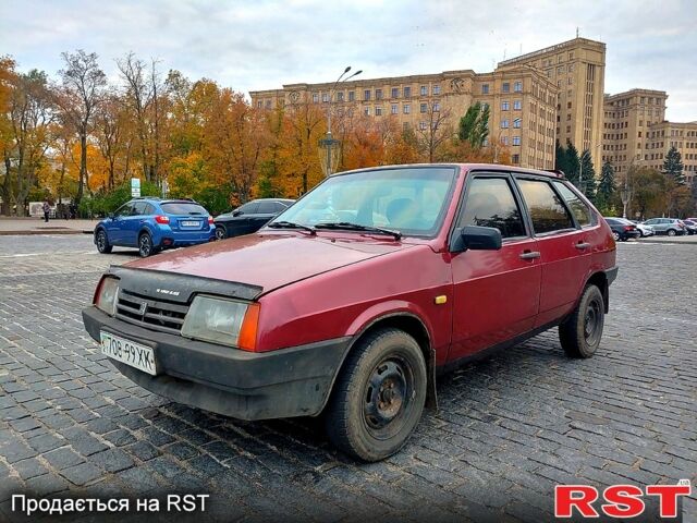 Красный ВАЗ 2109, объемом двигателя 1.5 л и пробегом 215 тыс. км за 1000 $, фото 1 на Automoto.ua