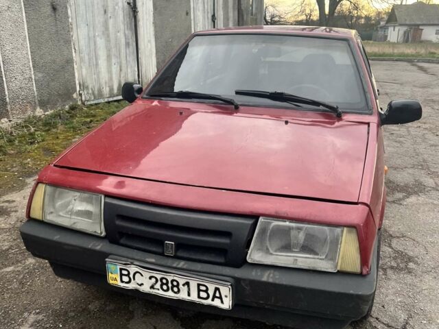 Красный ВАЗ 2109, объемом двигателя 1.5 л и пробегом 300 тыс. км за 557 $, фото 1 на Automoto.ua