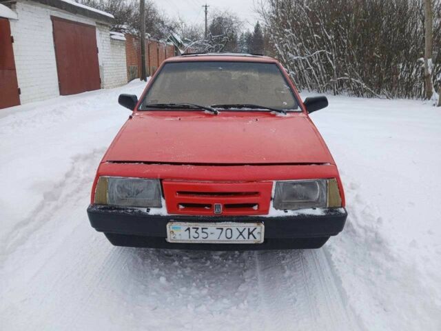 Красный ВАЗ 2109, объемом двигателя 1.3 л и пробегом 250 тыс. км за 900 $, фото 1 на Automoto.ua